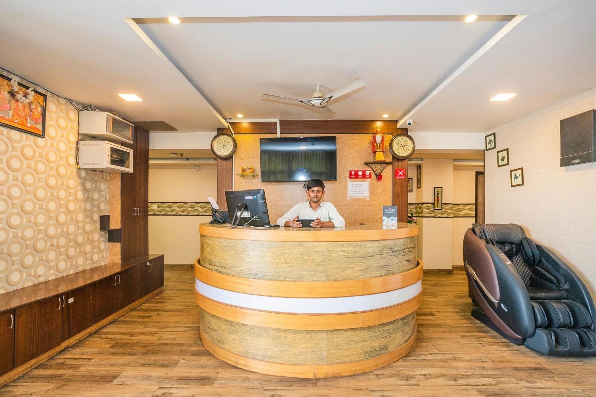 Super Collection O Indian Suites Near Sitara Restaurant Bangalore Exterior foto