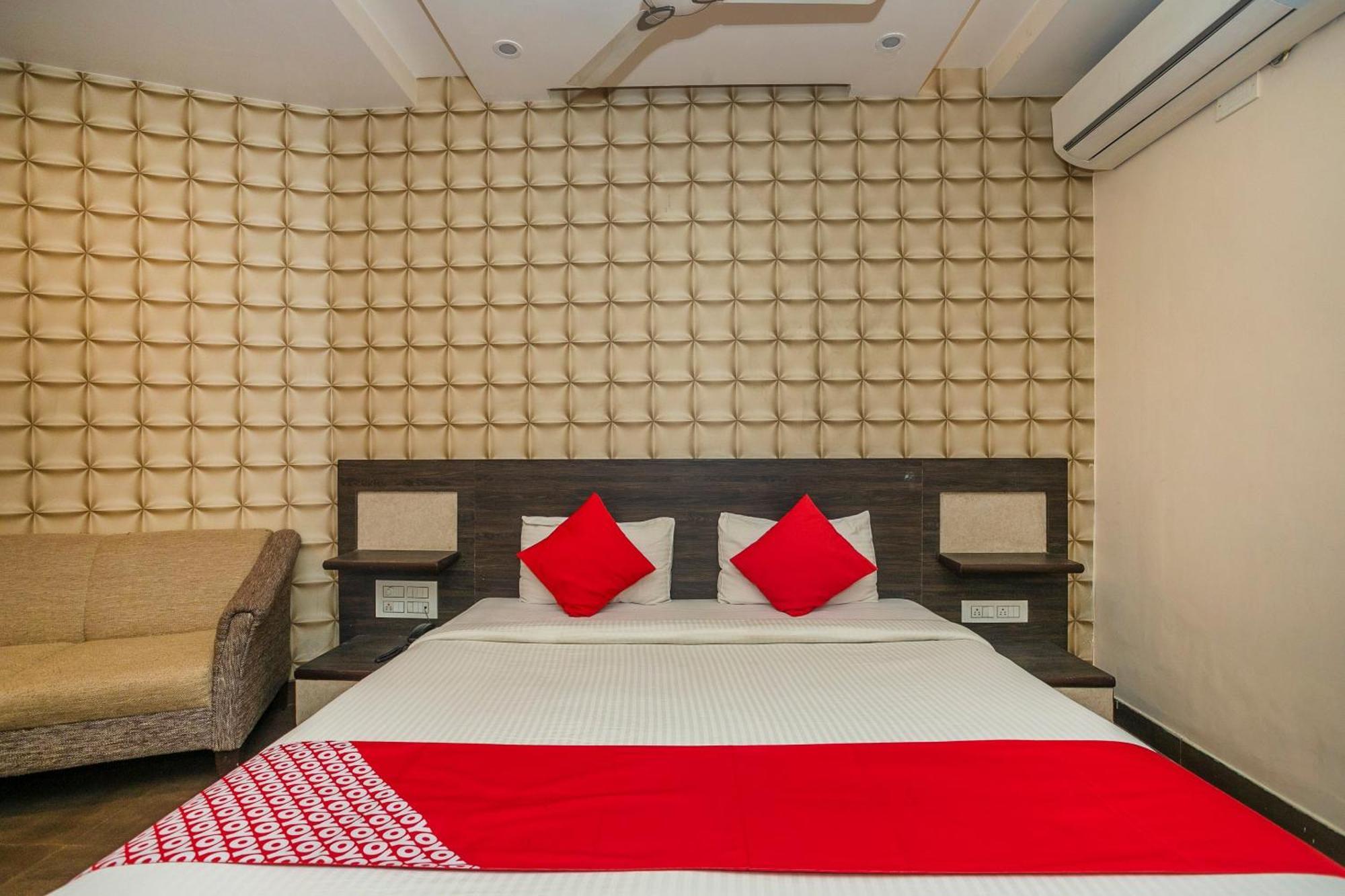 Super Collection O Indian Suites Near Sitara Restaurant Bangalore Exterior foto